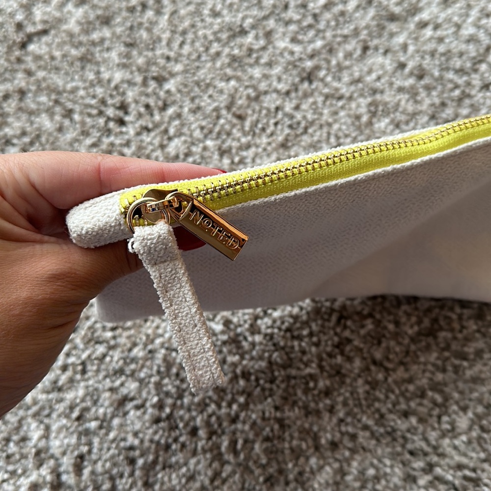NOTED Zip Pouch - Picture 2 of 4